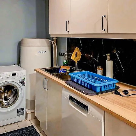 1 Bedroom Gorgeous In *